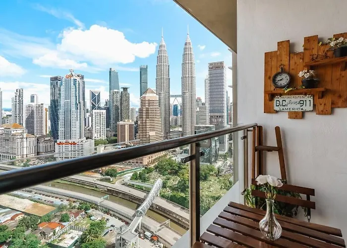 Legasi Kgbharu Ps4 Klcc View Next To Klcc & Train